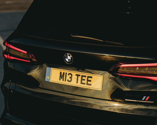 Black & White Carbon V2 BMW badge overlay — compatible with F40, G20, G30